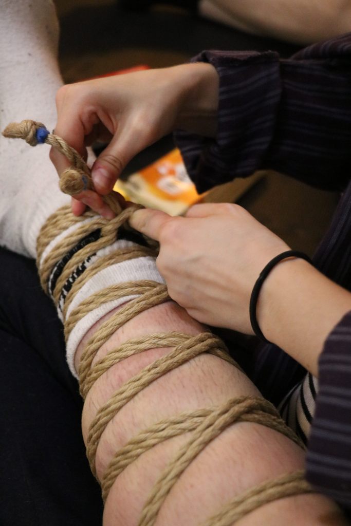 Cours de shibari à Lyon avec Araneo Kinbaku